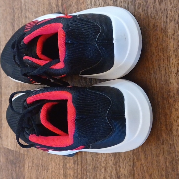 Mens Nike black and red shoes size 10 - Picture 6 of 8